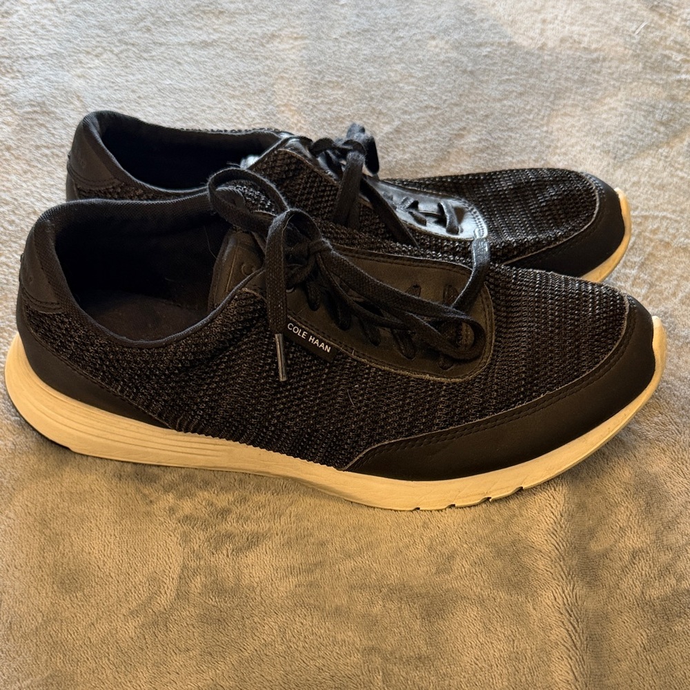 Cole Haan Men's Black and White Sneakers Size 9
